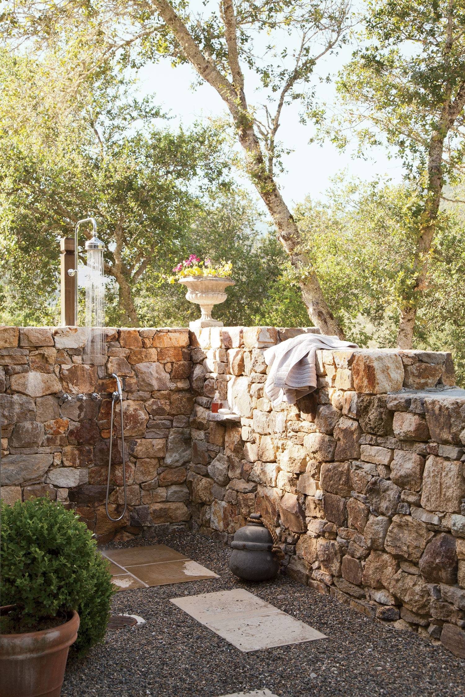 Stunning Outdoor Showers