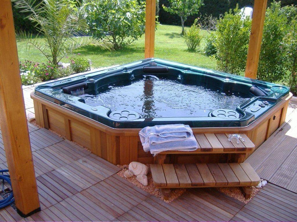Top Hottub Landscaping Ideas