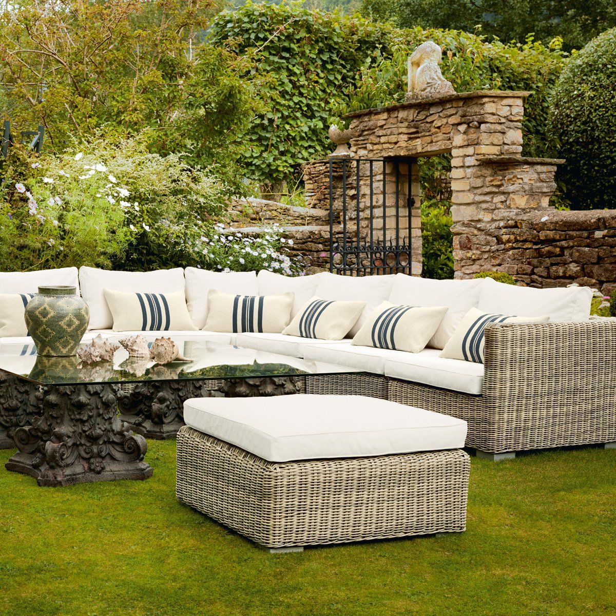 Luxurygardenfurniturepatiofurniture