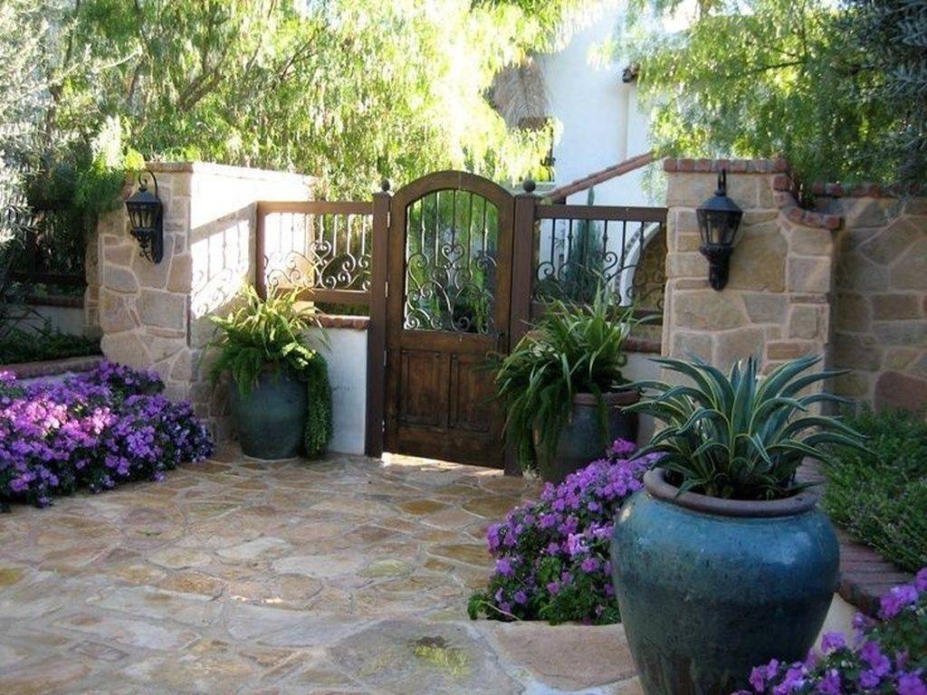 Insanely Beautiful Courtyard Garden Ideas