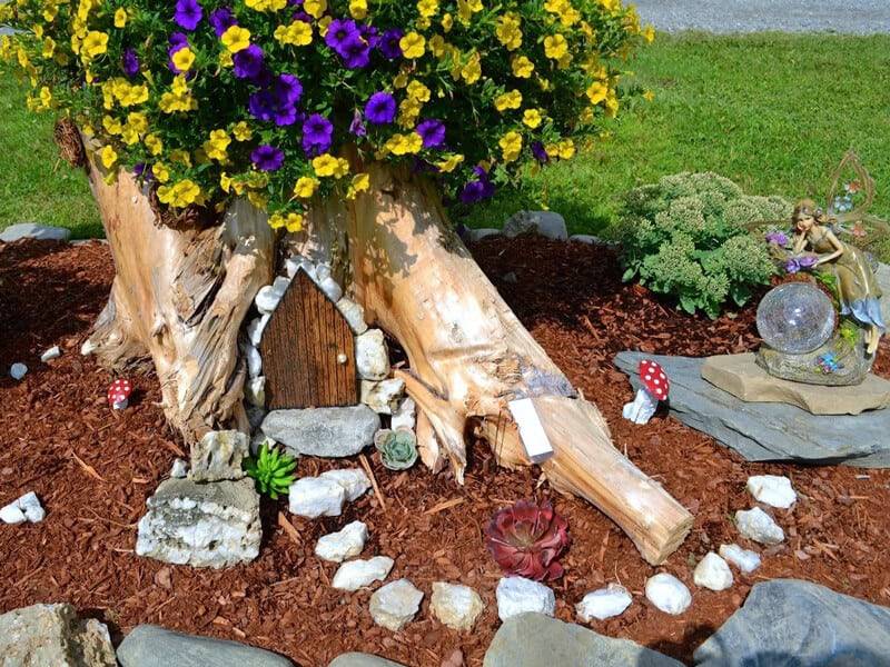 Absolutely Wonderful Tree Stump Landscaping