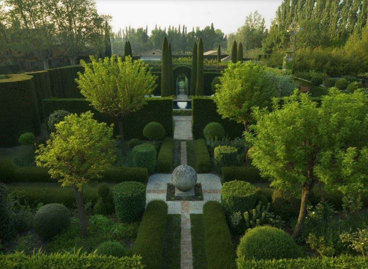 Unique Minimalist Italian Garden Design Ideas