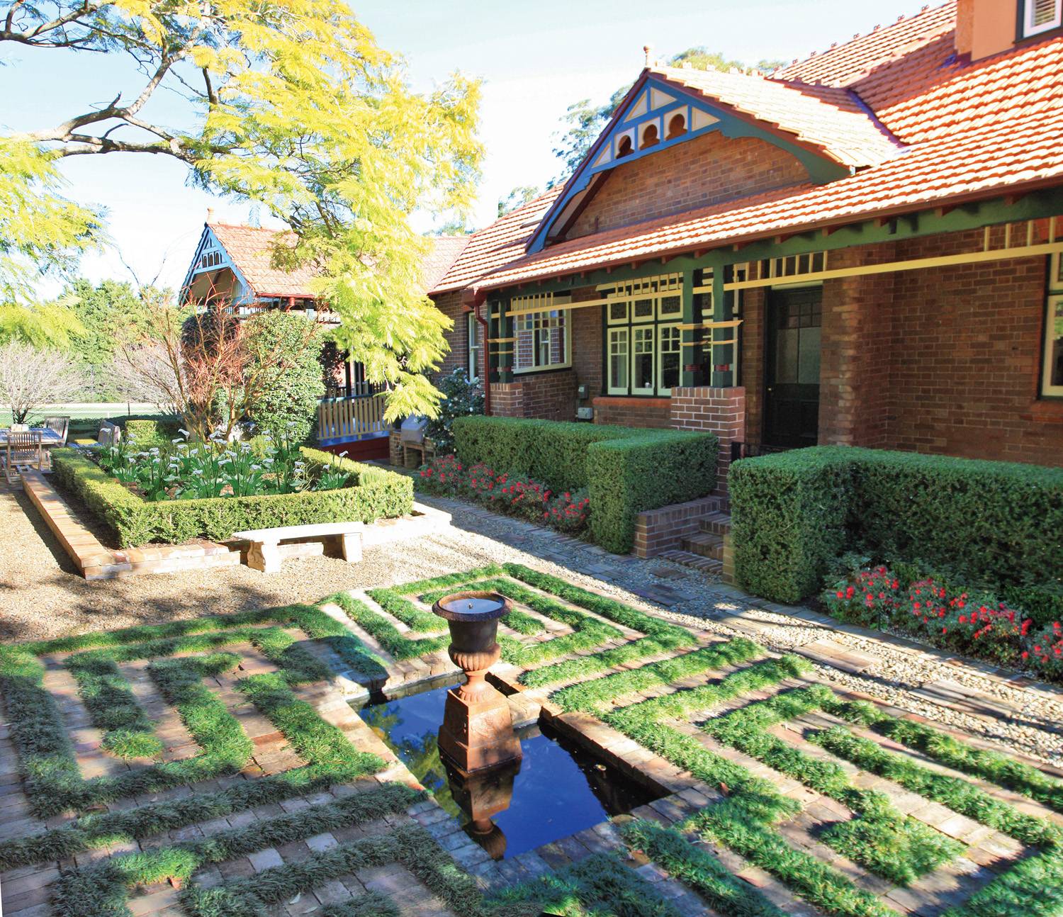 Traditional Garden Pictures House