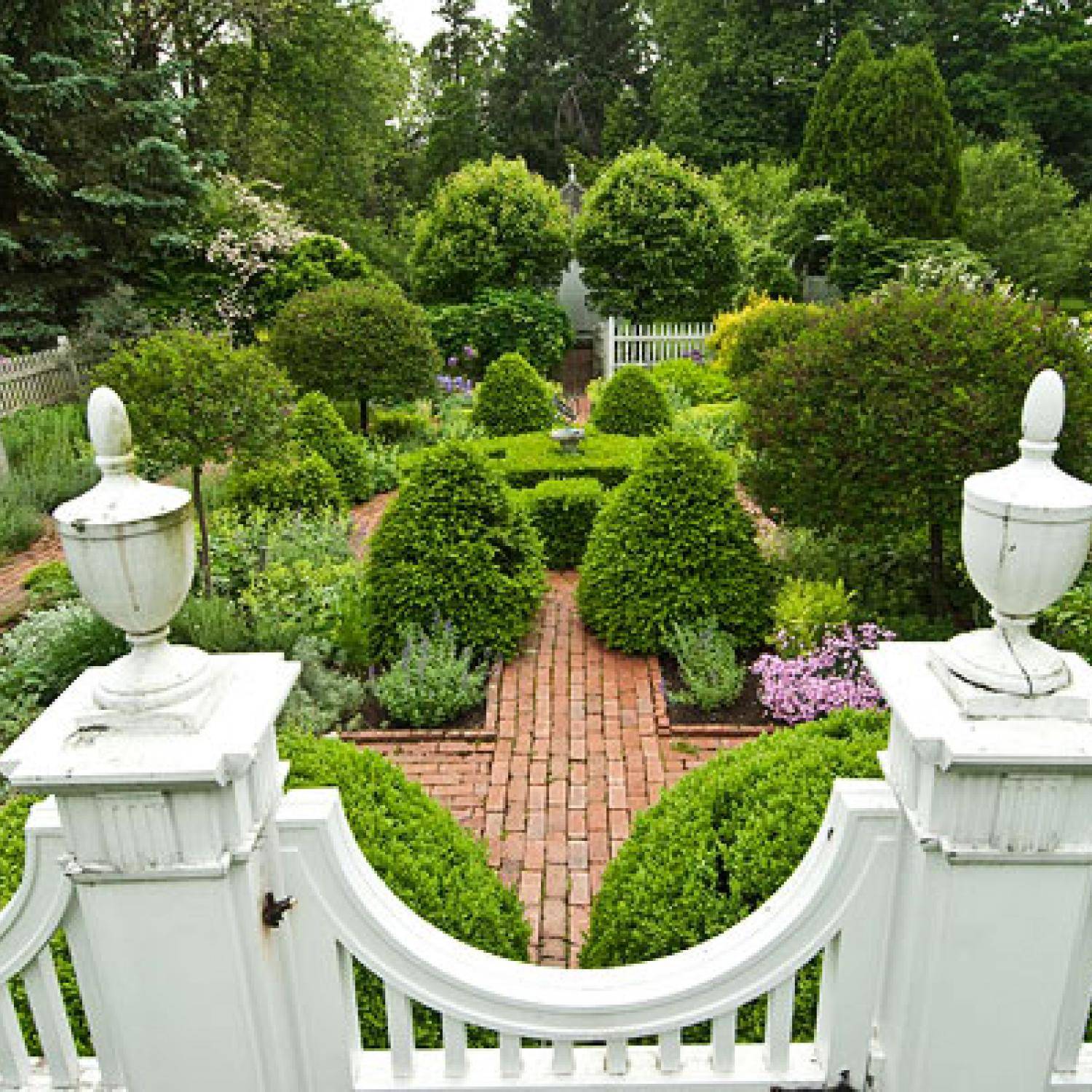 Traditional Gardeninterior Design Ideas