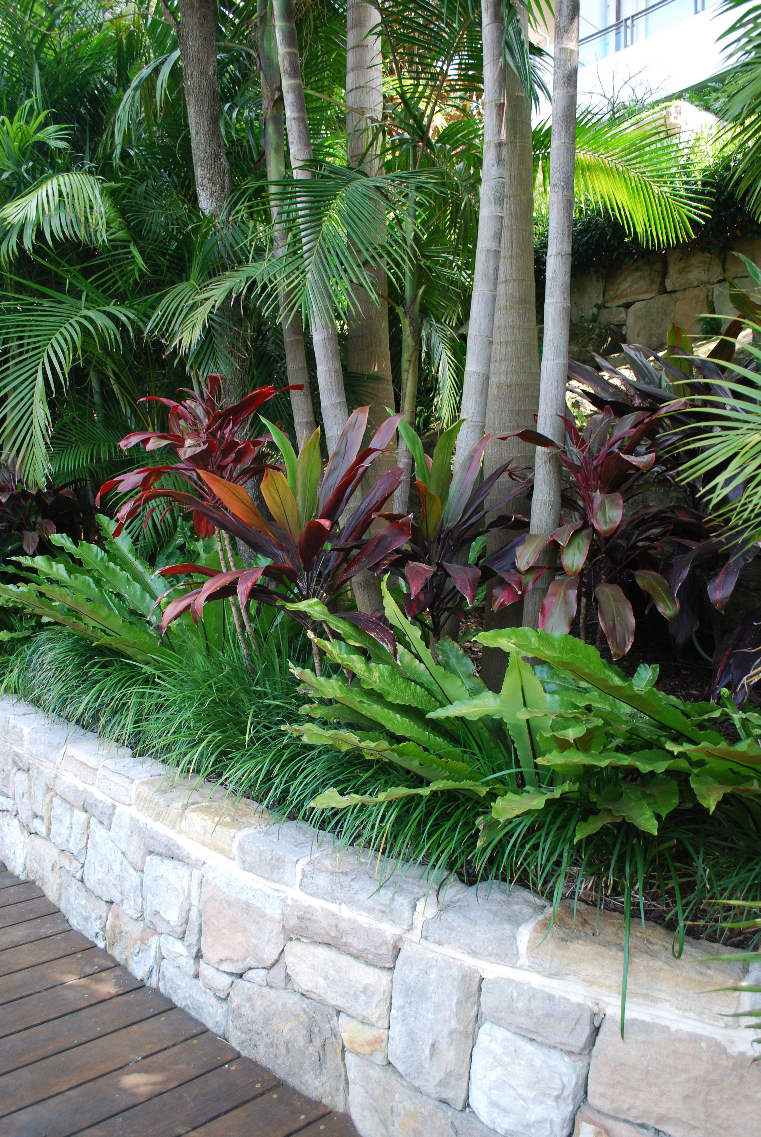 Beautiful Tropical Garden Design Ideas