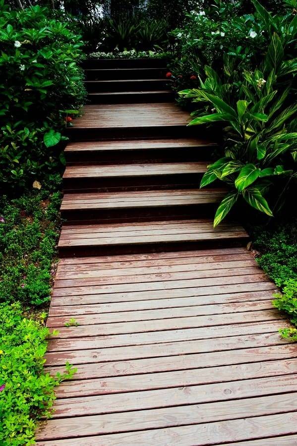 Simple And Affordable Wooden Garden Path Ideas