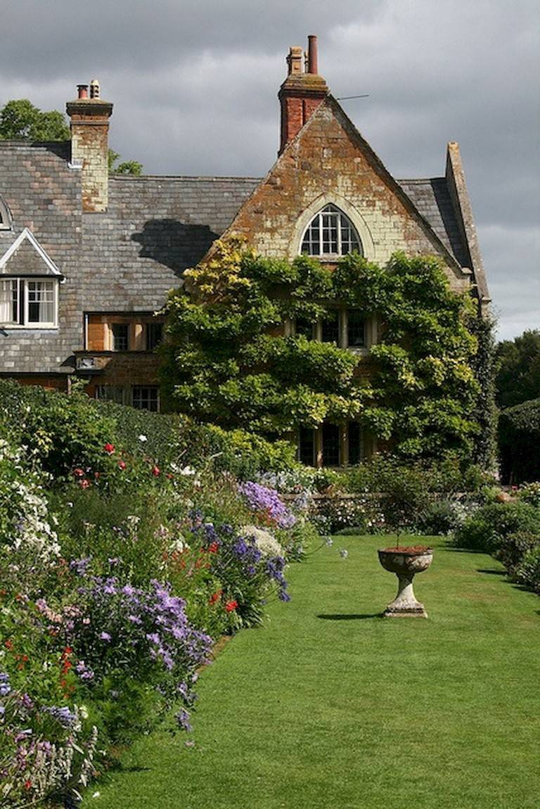 Charming English Garden Designs
