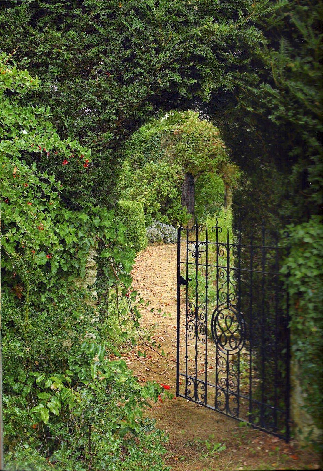Fantastic Rustic Garden Gates Decor Ideas