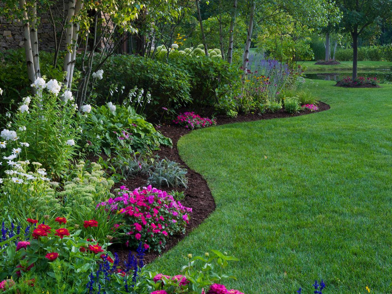 Attractive Border Garden Ideas