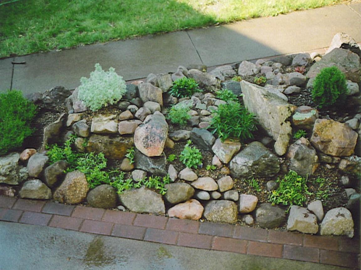 Awesome Front Yard Rock Garden Landscaping Ideas