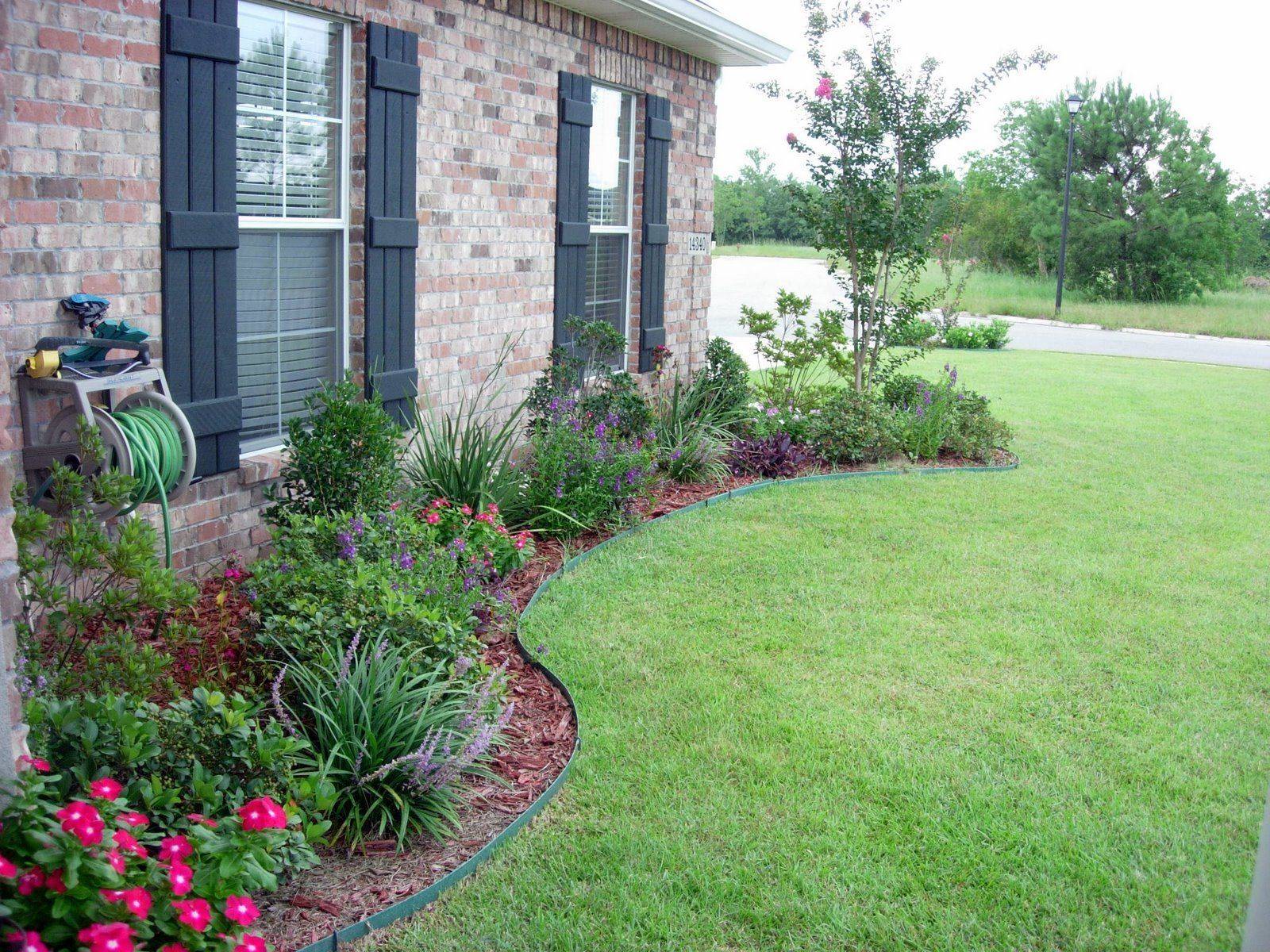 Lovely Flower Beds Design Ideas