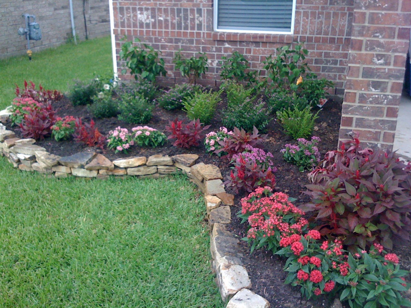 Beautiful Flower Beds Design Ideas