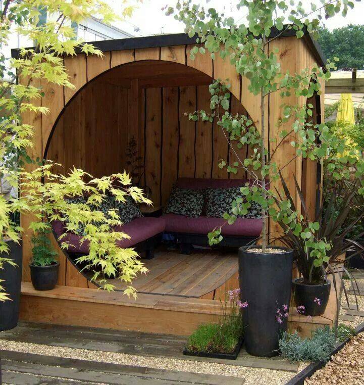 Lovable And Relaxing Garden Retreat Ideas
