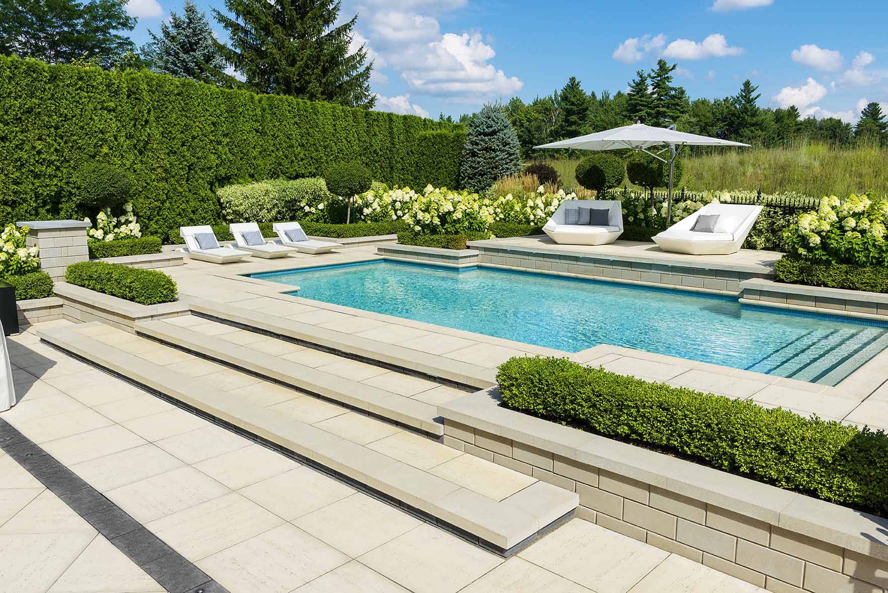 Creative Backyard Pool Landscaping Ideas