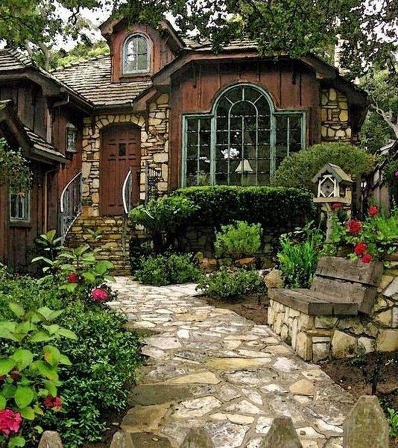 Beautiful Front Yard Cottage Ideas