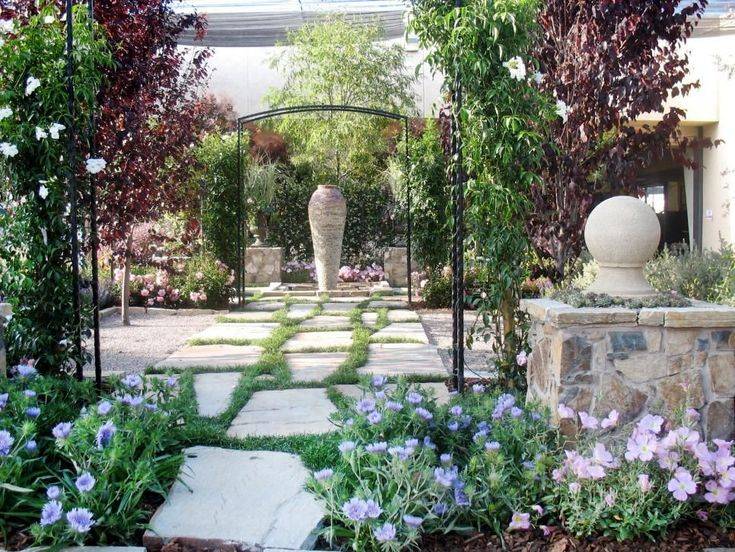 Modern French Country Garden Decor Ideas