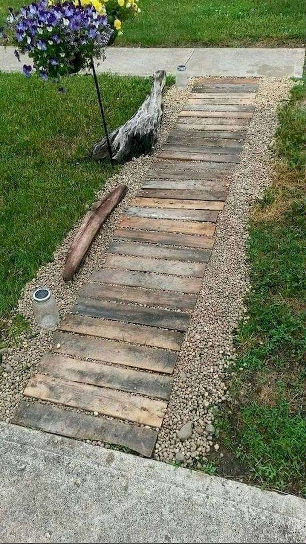 Easy Upcycled Diy Wood Pallet Garden Walkway The Homespun Hydrangea