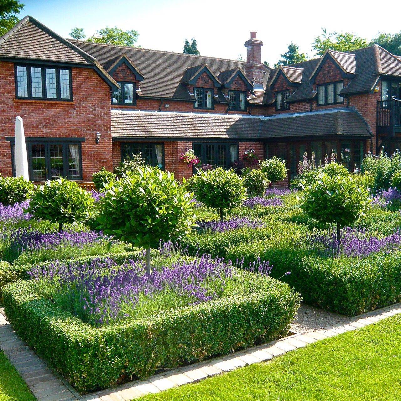 Formal Garden Design Trends