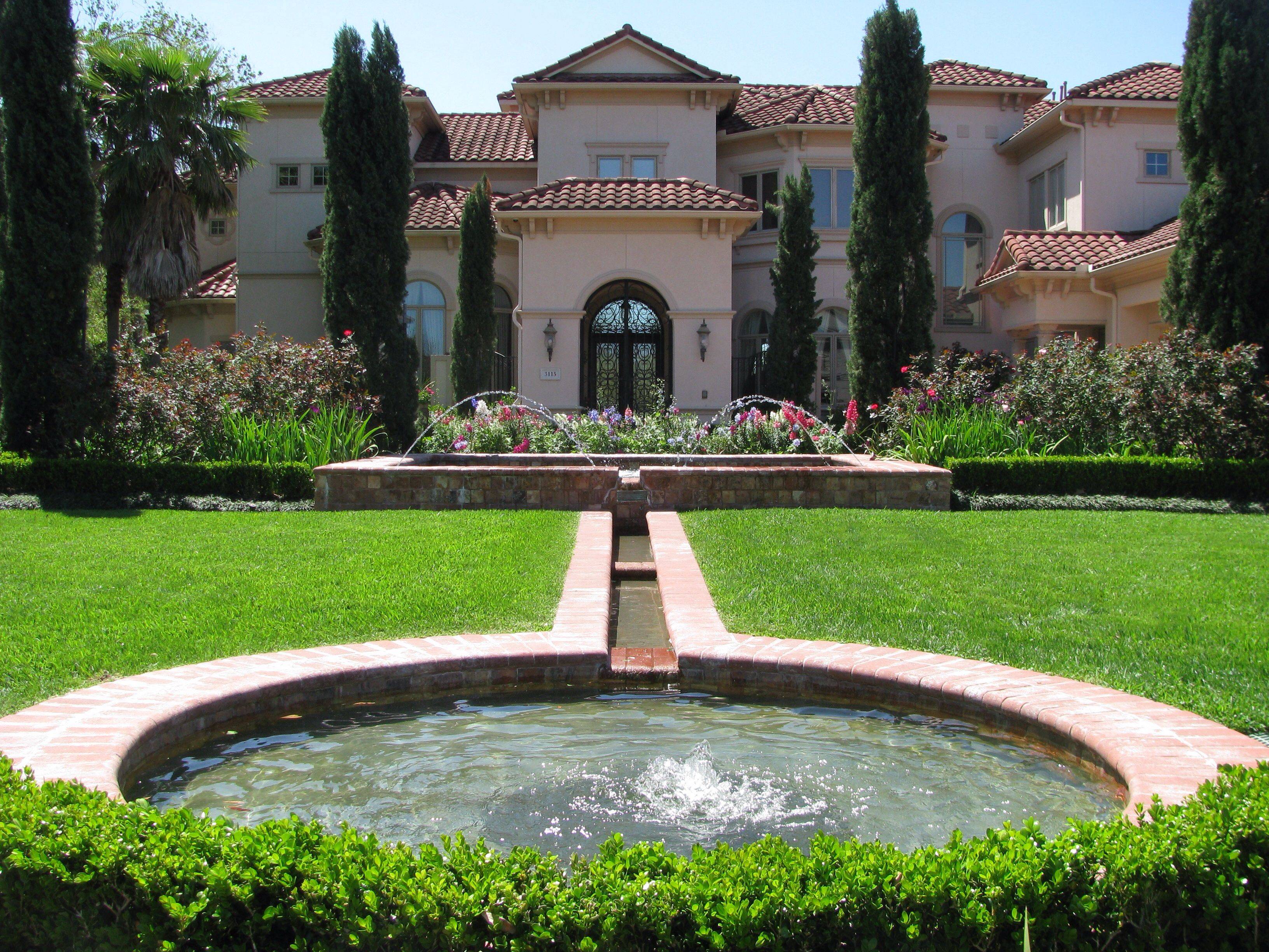 These Beautiful Boxwood Landscaping Ideas