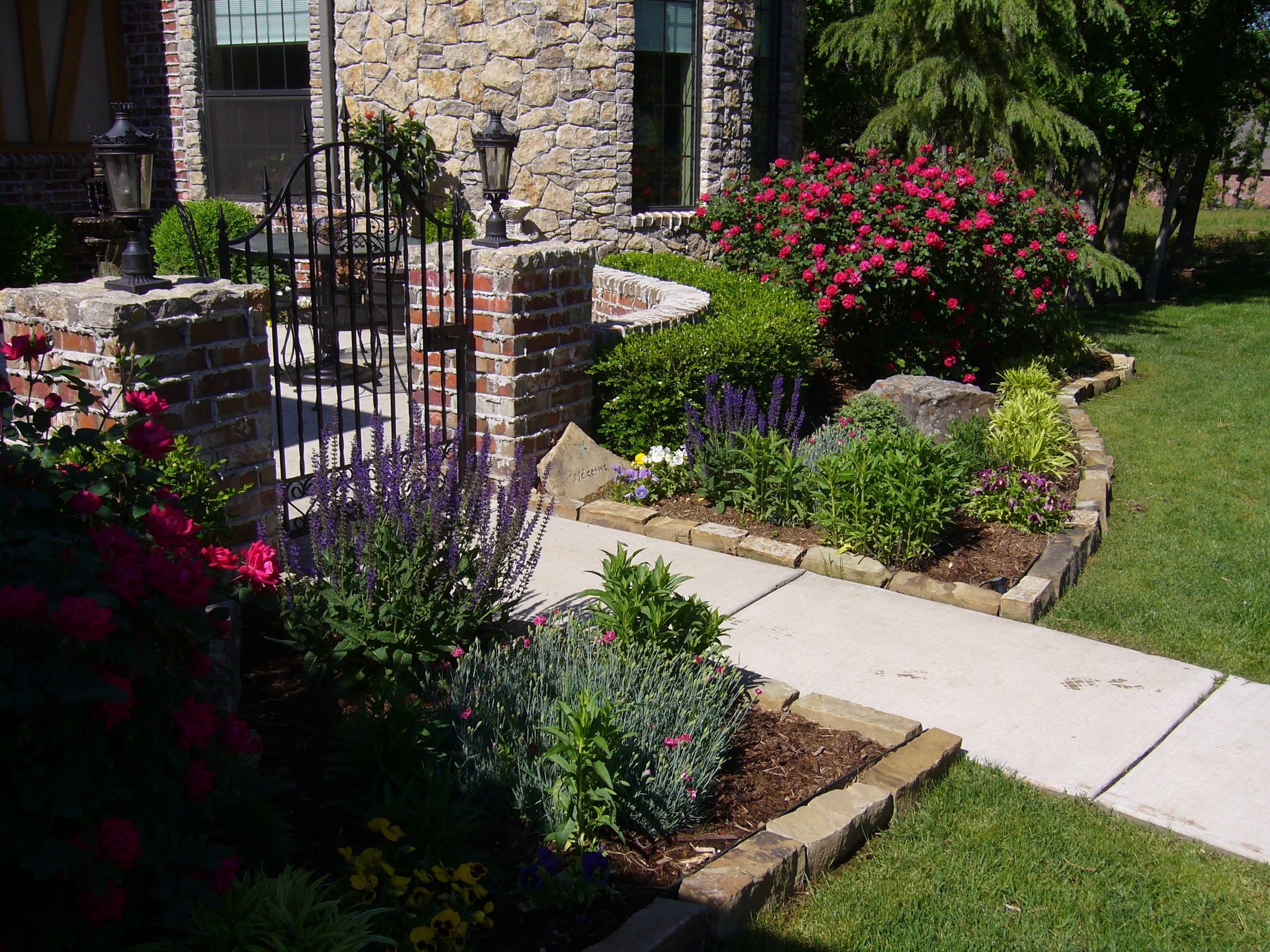 Front Yard Landscaping Ideas Hedges