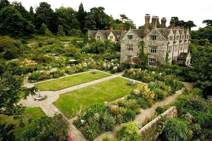 The Cottage Manor Garden