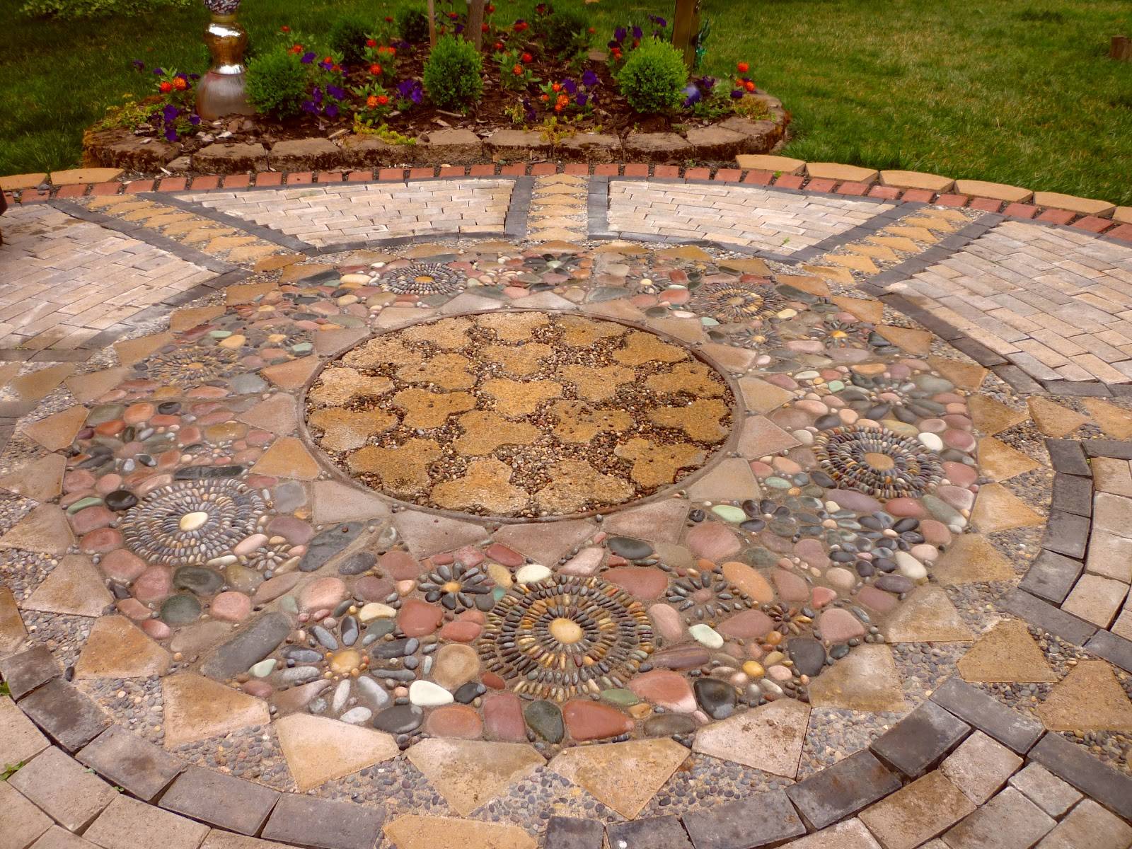 Beautiful Diy Stepping Stone Ideas