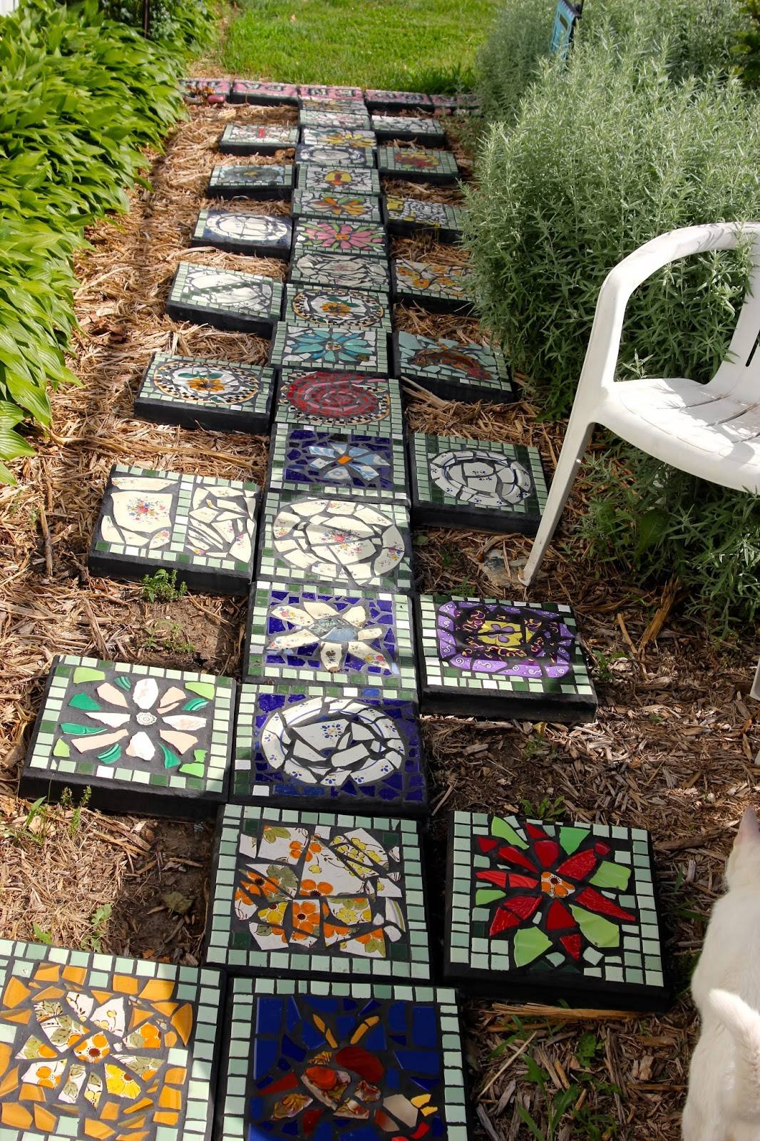 25 Mosaic Garden Stepping Stones Ideas You Cannot Miss SharonSable