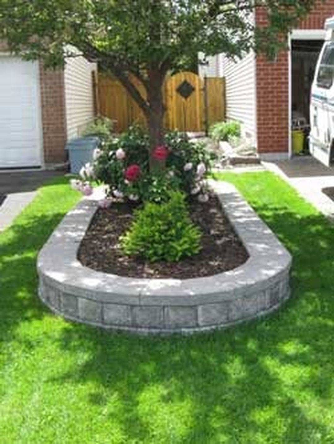 Amazing Beautiful Round Raised Garden Bed Ideas