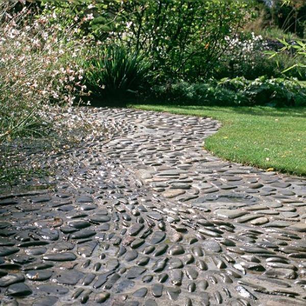 Amazing Pebble Garden Paths Digsdigs