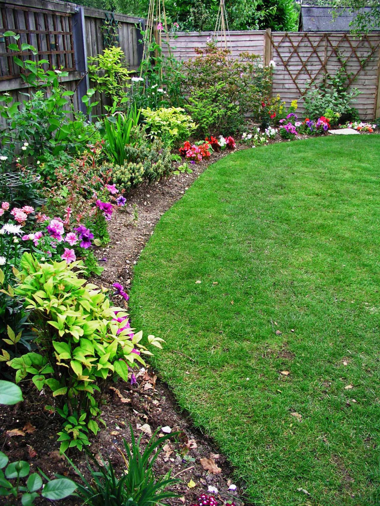 Favorite Flower Bed Edging Ideas