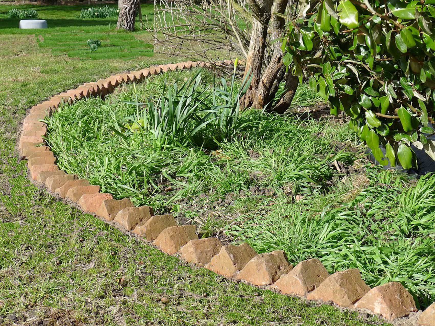 Viralinscom Brick Garden