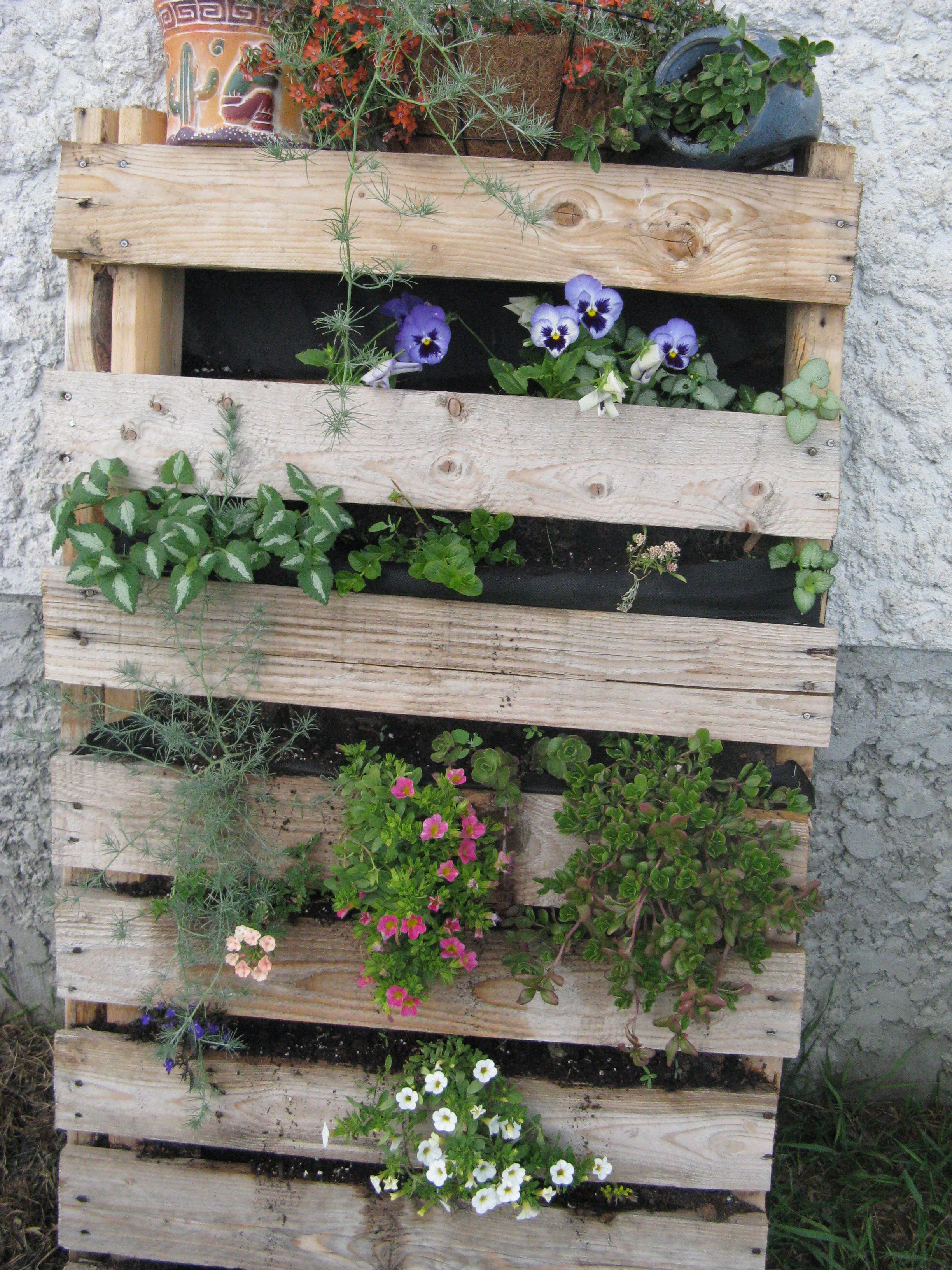 Recycled Pallet Planter Pallets