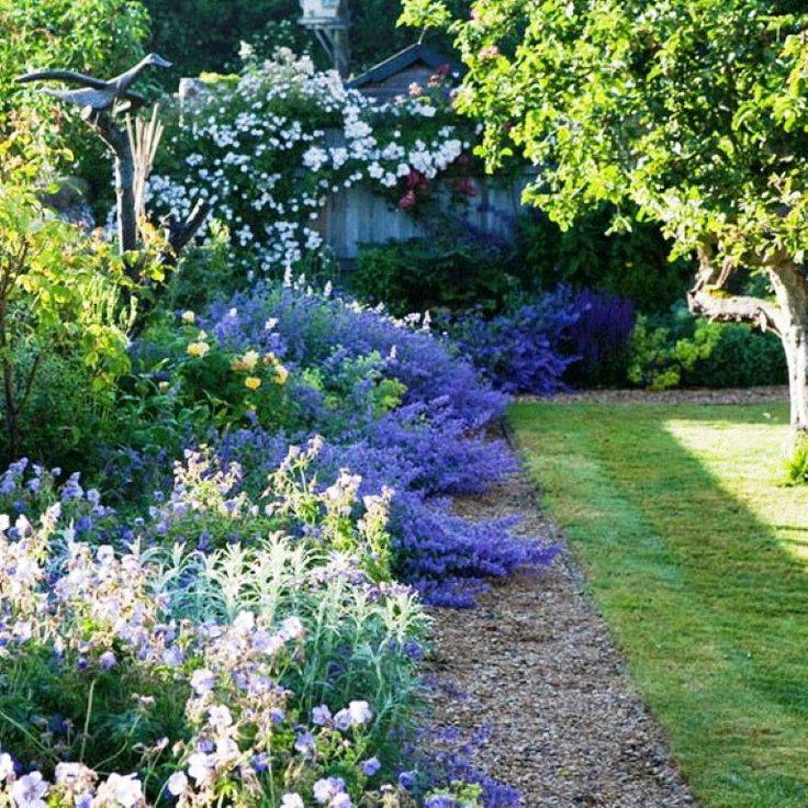 Brick Edging Gravel And Brick Courtyard