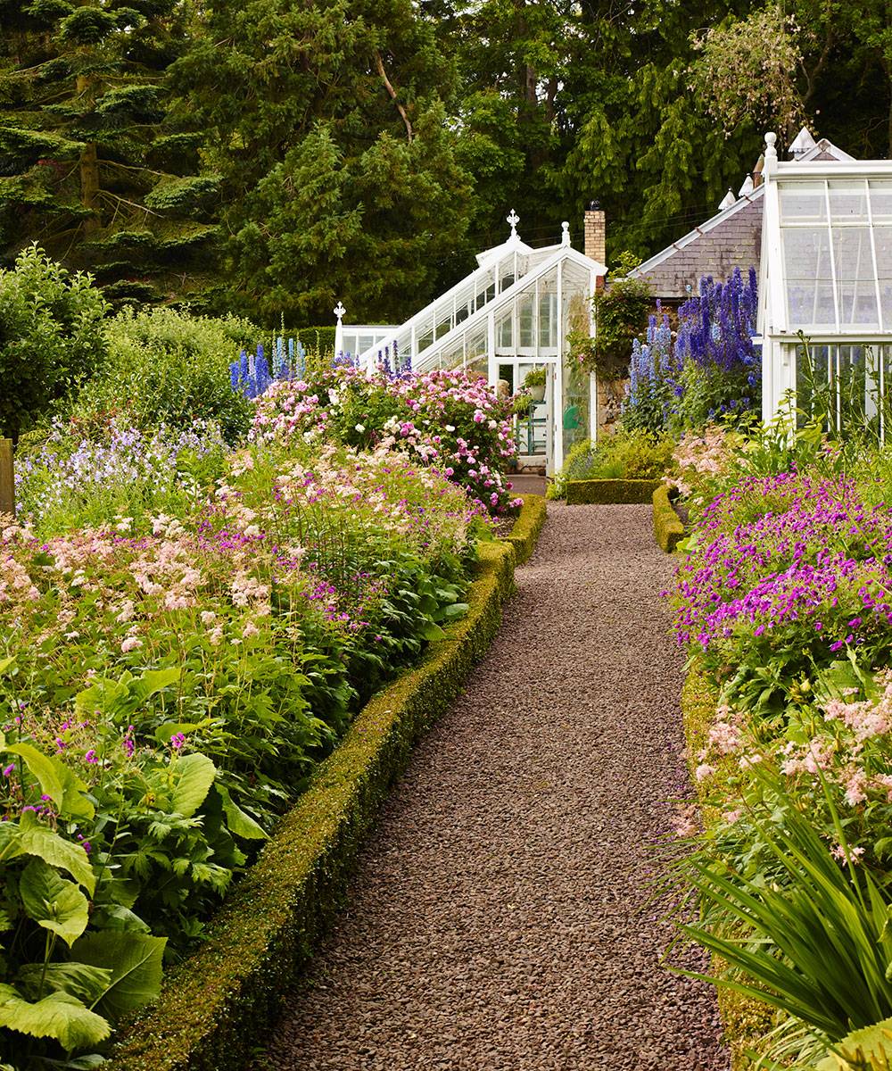 Classic Country Garden Planter Border French Country Garden Country