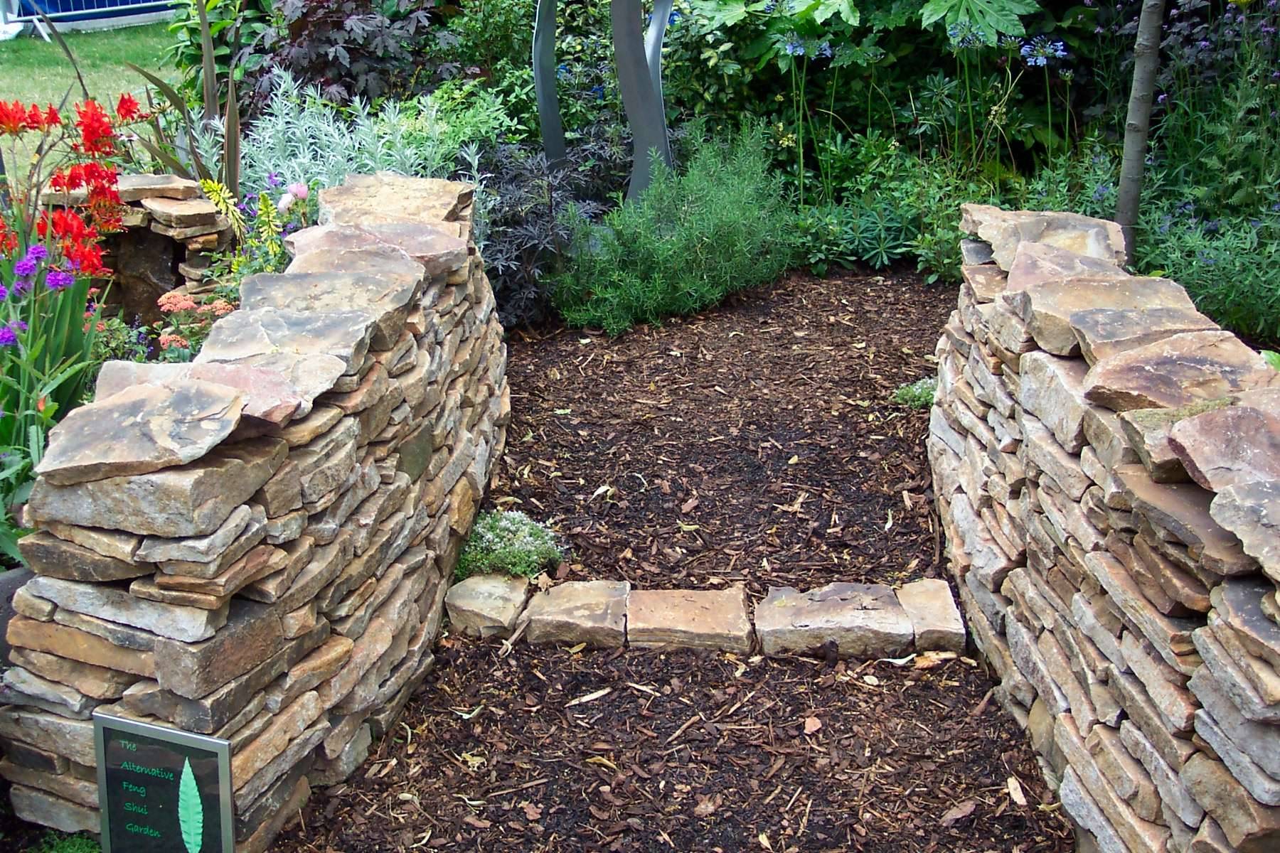 23 Natural Garden Edging Ideas Worth a Look SharonSable