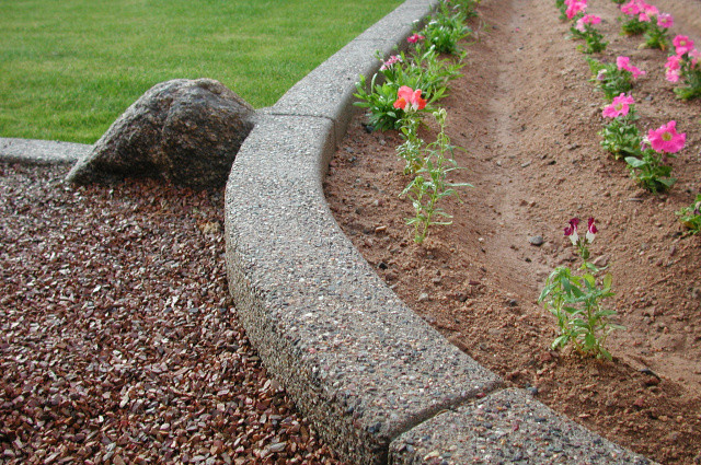 Fantastic Concrete Landscape Edging Molds