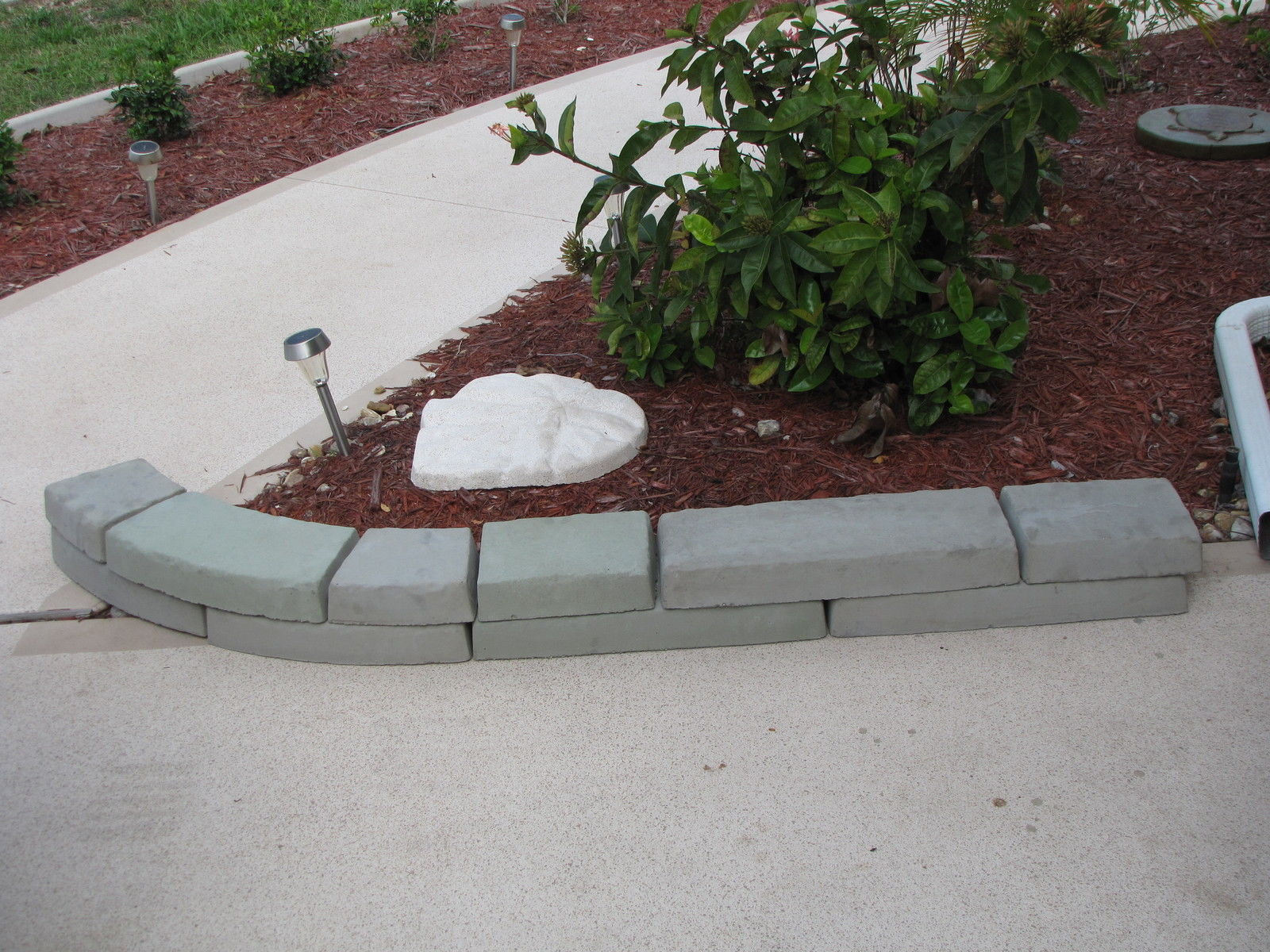 Scallop Concrete Garden Edging Molds Garden Design Ideas