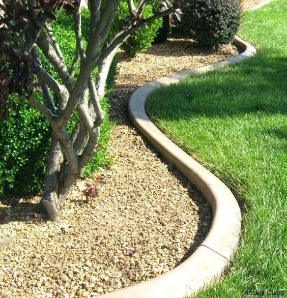 Gorgeous Stone Garden Edging Design Ideas