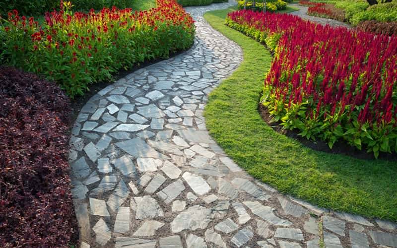 Stylish Stepping Stone Pathway Decor Ideas