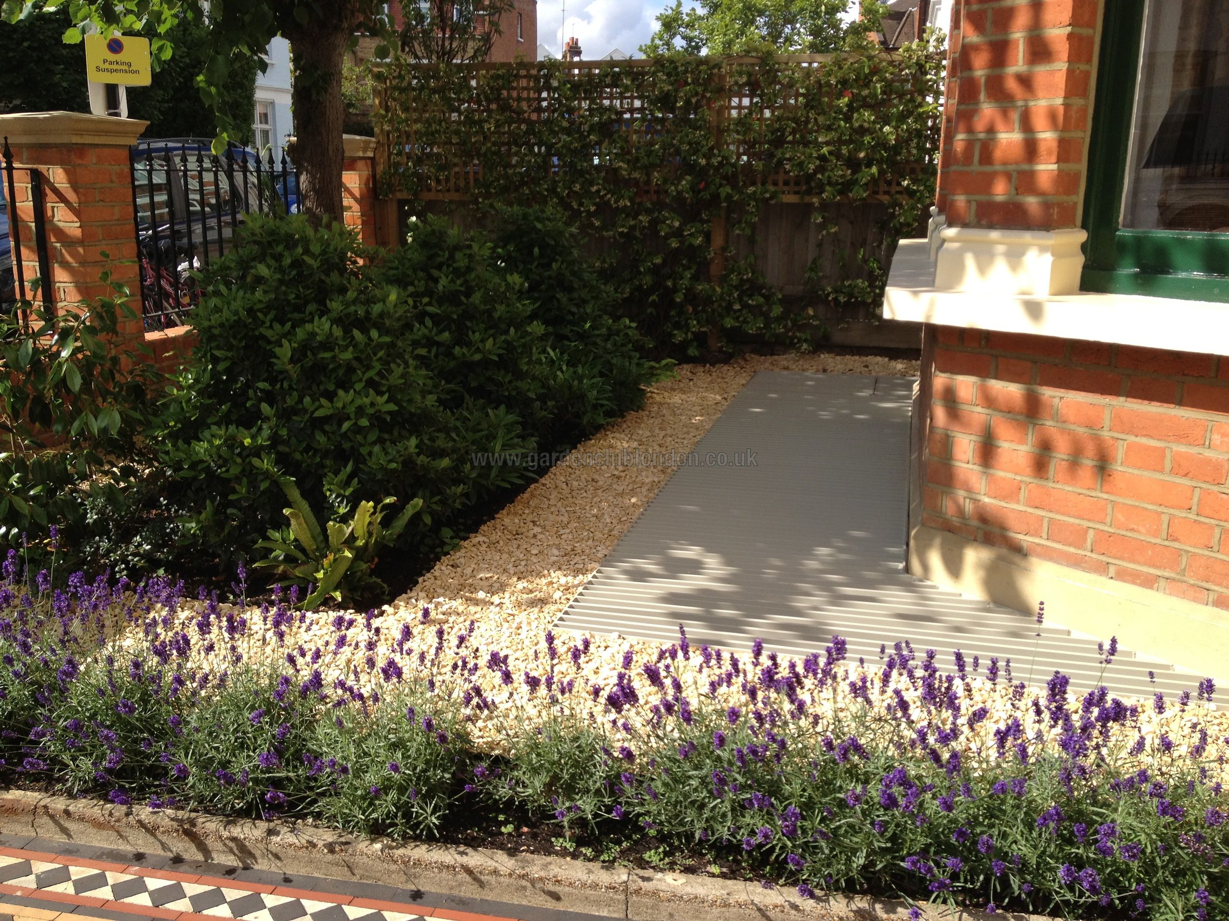 London Front Garden Terrace House Exterior