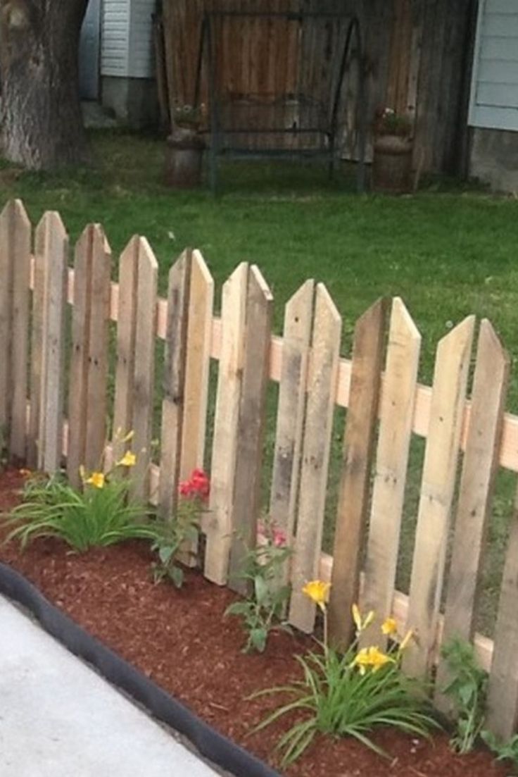 24 DIY Garden Pallet Fence Project Ideas Worth a Look SharonSable