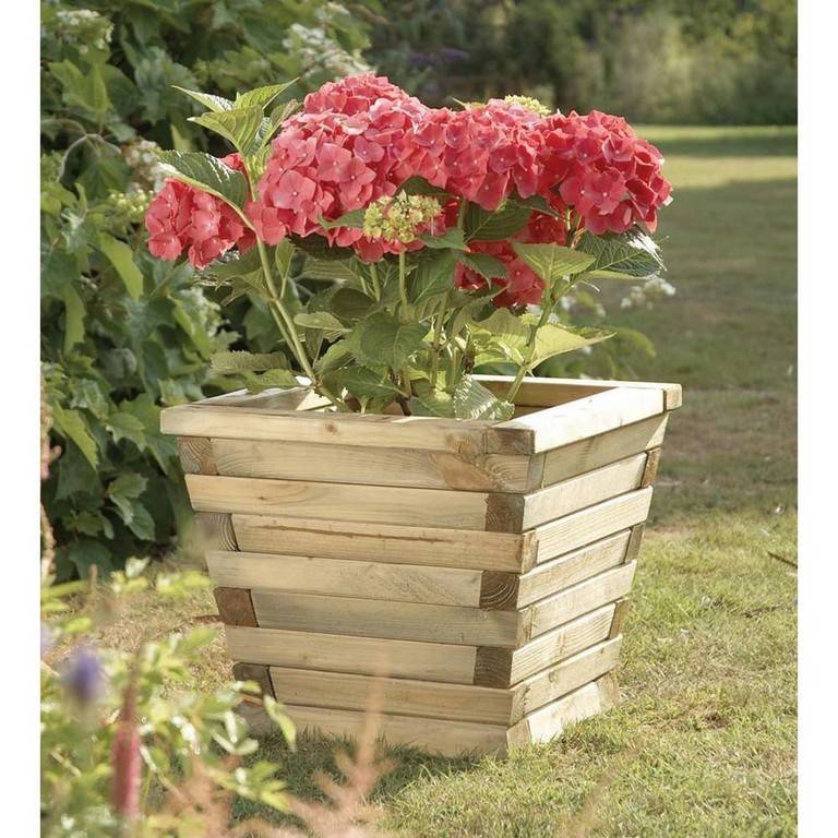 Stunning Wooden Garden Planters Ideas