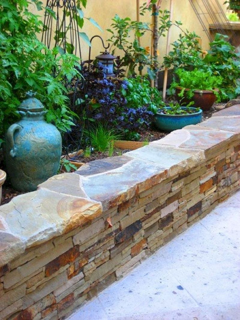 Diy Outdoor Succulent Wall Accent Bigdiyideascom