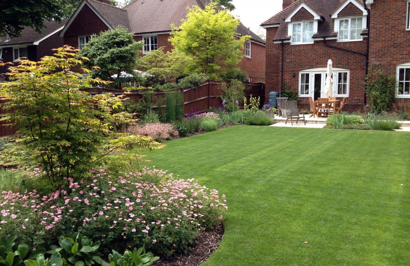 A Southfacing Contemporary Family Garden