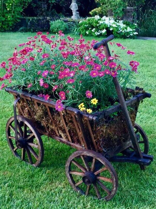Awesome Diy Wheelbarrow Planter Ideas