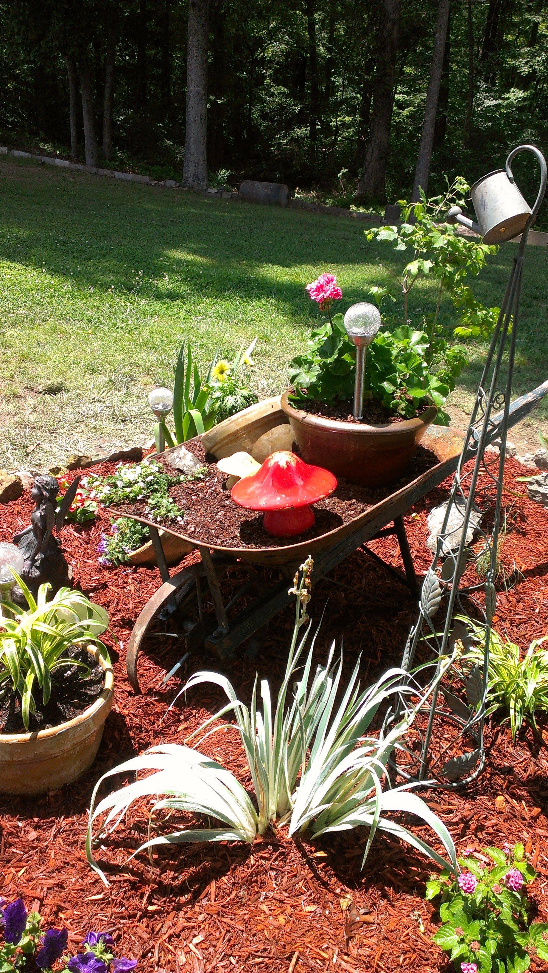 Awesome Diy Wheelbarrow Planter Ideas