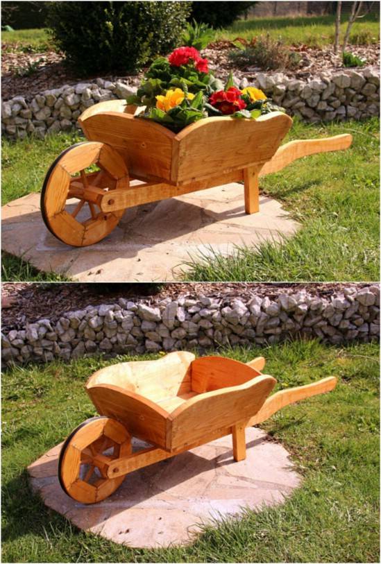 Sunnydaze Wooden Decorative Wheelbarrow Planter