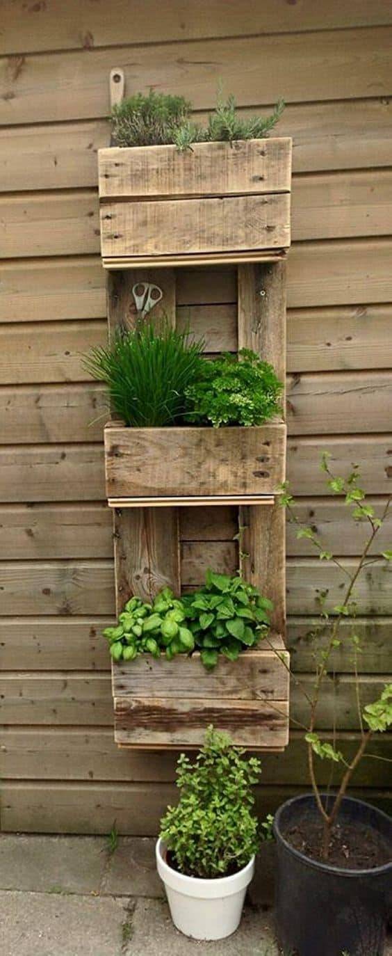 Spectacular Recycled Wood Pallet Garden Ideas