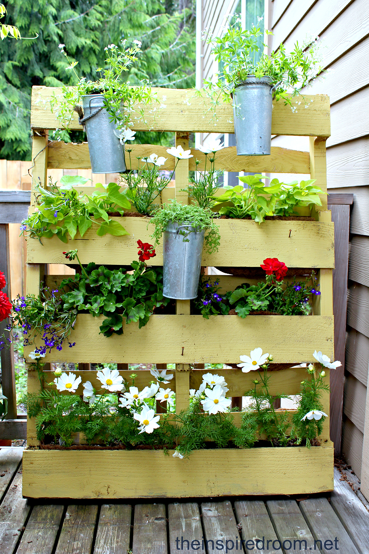 Vertical Pallet Garden Ideas