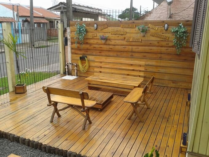 Pallets Made Garden Deck